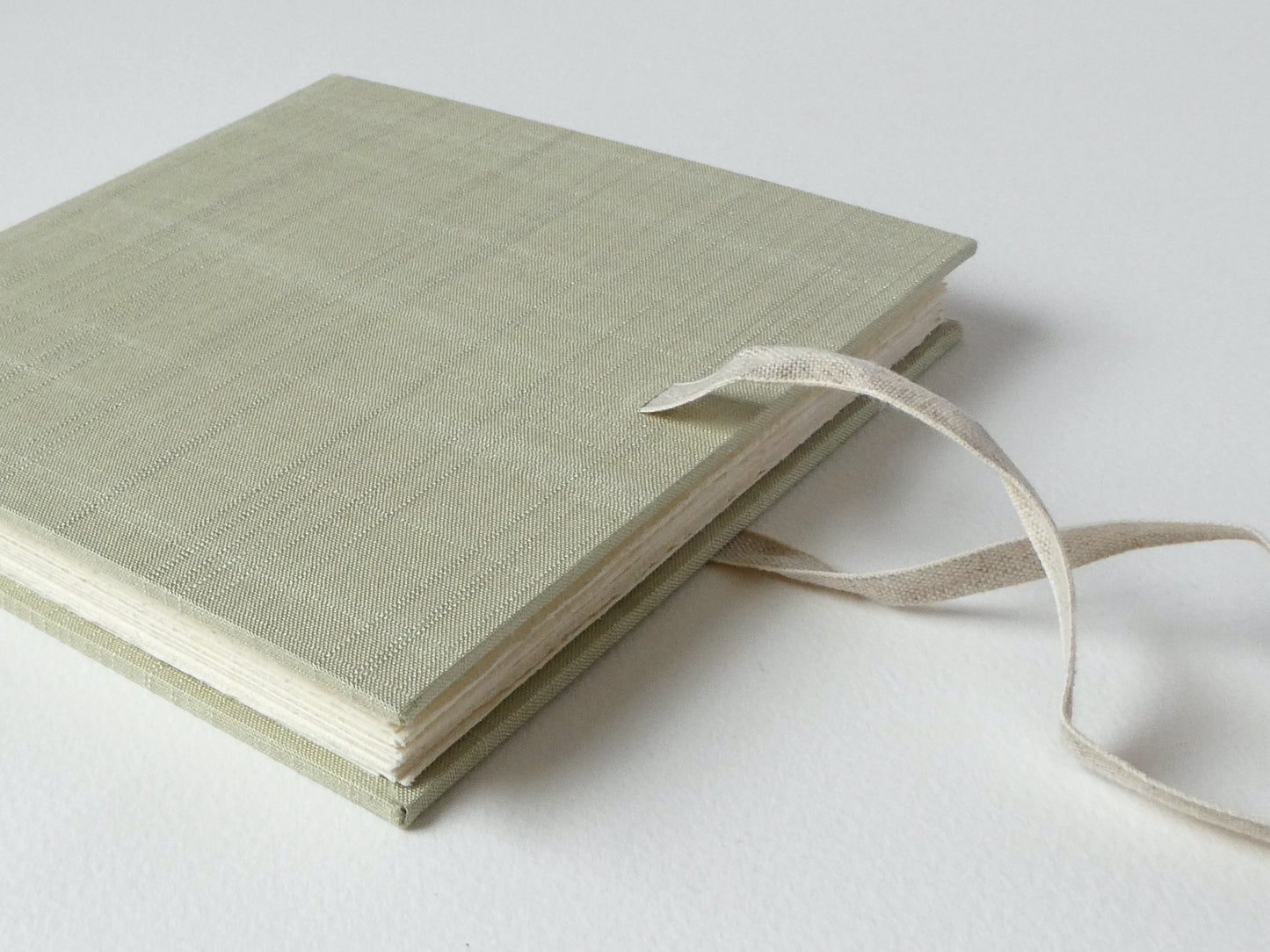 Celandine Books Putty Silk Watercolour Sketchbook foredge ties